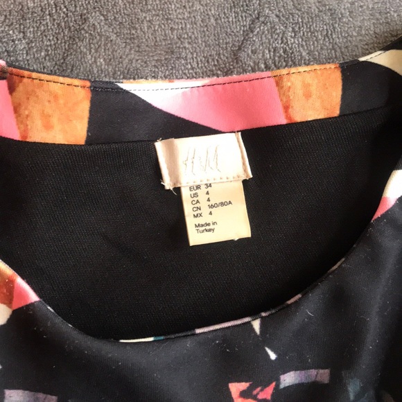 Colorful H&M Peplum Top - Picture 4 of 5